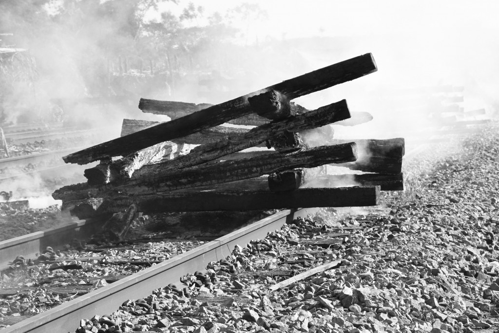 Batentes da ferrovia Carajas em chamas